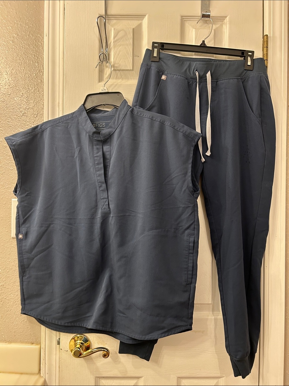 Figs Navy Jogger Scrub Set Small